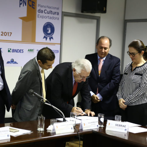 Pequenos negócios enfrentam 66 gargalos para exportar