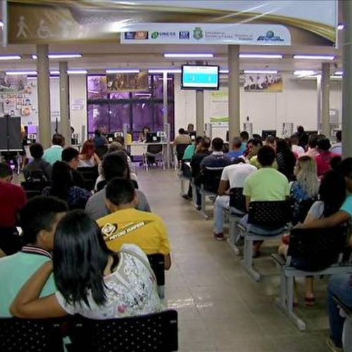 Desemprego fica em 13,2% no trimestre terminado em fevereiro e atinge 13,5 milhões