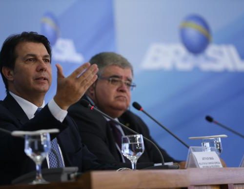 Leitura do relatório da reforma da Previdência é adiada para amanhã