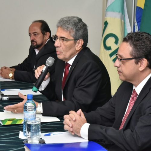 Ubiratan Lopes toma posse para segundo mandato na Presidência da FACIEG