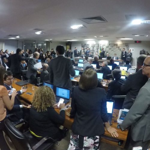Comissão do Senado aprova relatório da reforma trabalhista