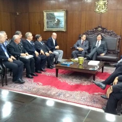 Presidentes da UNECS têm encontro com presidente do Senado, Eunício Oliveira