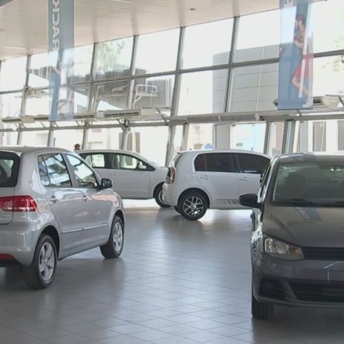 Comércio perdeu 400 mil postos de trabalho e 40 mil empresas em 2015