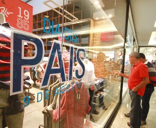 Associação Comercial de SP espera alta em torno de 5% no varejo no Dia dos Pais