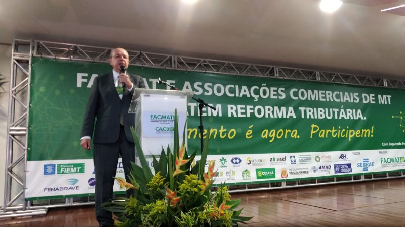 Relator da reforma tributária ministra palestra em encontro da Facmat