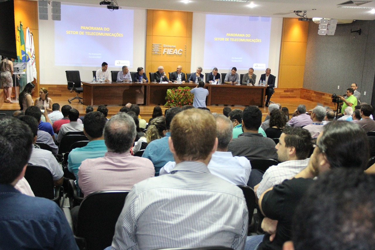 Anatel e operadoras apresentam a empresários investimentos para melhorias no setor de telecomunicações no Acre CACB