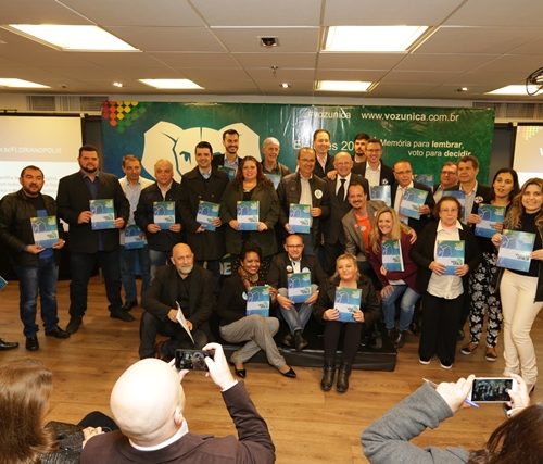 Voz Única é entregue aos candidatos na Grande Florianópolis
