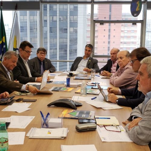 Unecs define estratégias para cenários pós-eleições