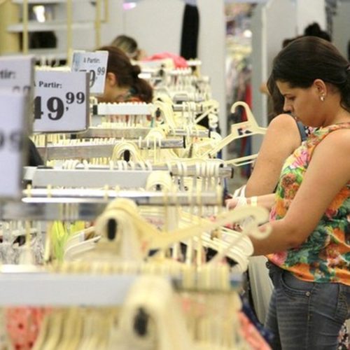 Confiança do comércio atinge menor nível em um ano