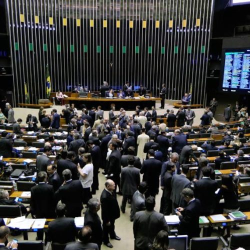 Congresso pode votar vetos e Orçamento nesta terça