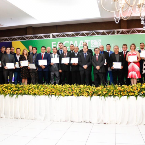 Facmat dá posse coletiva a 54 presidentes de Associações Comerciais de Mato Grosso