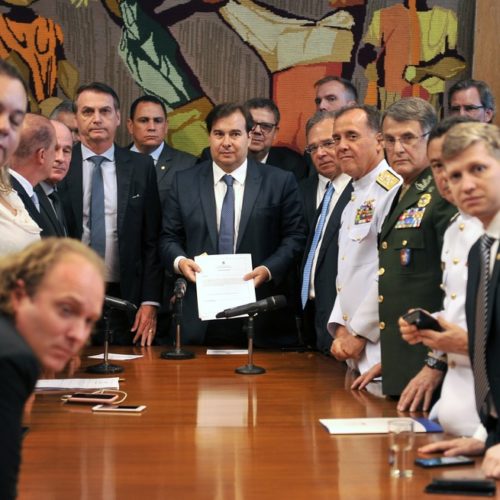 Dificuldade com reformas pode levar Brasil a crescer menos da metade da média mundial, diz OCDE