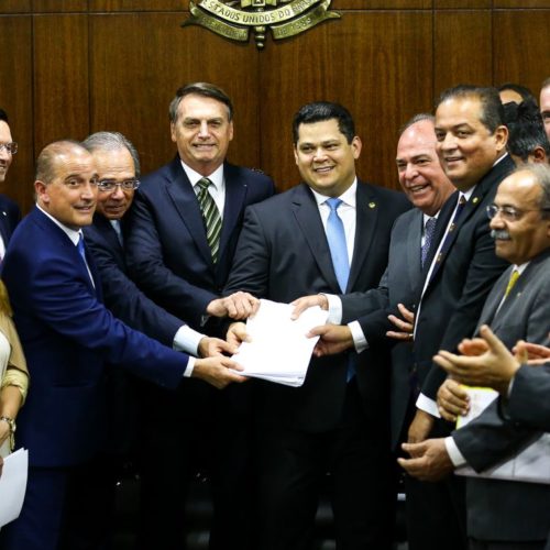 Pacto federativo vai deixar municípios sustentáveis, diz Bolsonaro