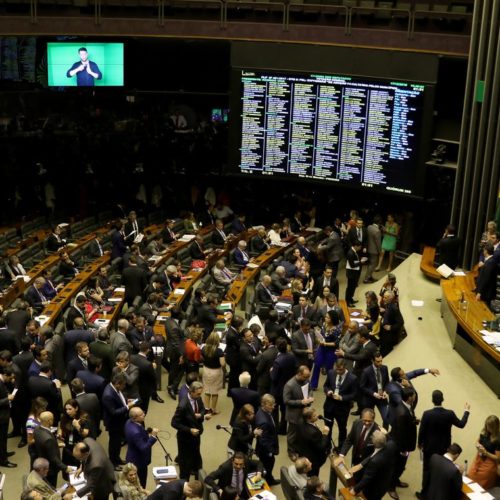 Câmara aprova PL com medidas de contenção do coronavírus no Brasil