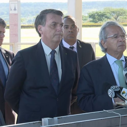 ‘Guedes é quem decide a economia no Brasil’, diz Bolsonaro após reunião
