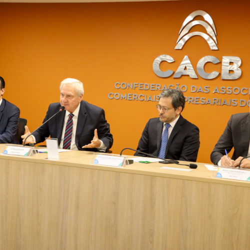CACB discute Reforma Tributária com secretário da Receita Federal