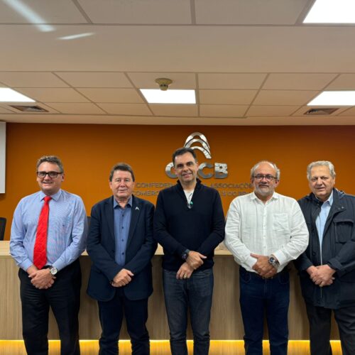 Presidente da Unecs visita dirigentes da CACB
