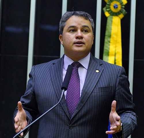 “CACB tem apoio do Congresso e protagonismo no desenvolvimento nacional”, diz senador