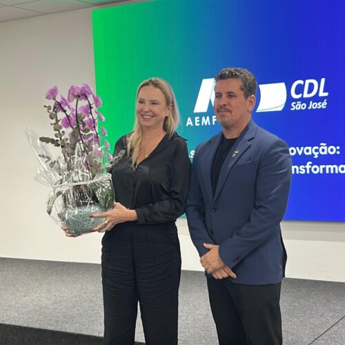 Cintia Pieri é eleita presidente da AEMFLO e CDL de São José (SC) e apresenta nova estrutura de gestão com foco no associado