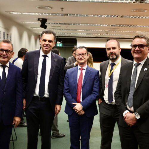 Frentes parlamentares lançam Monitor da Reforma Tributária