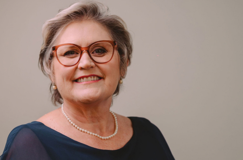 Presidente da Acil, Vera Antunes, associa disciplina do esporte à liderança feminina nos negócios