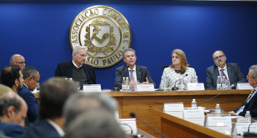 ACSP e Sociedade Rural Brasileira firmam parceria para fortalecer o agronegócio durante reunião com o Ministro André de Paula