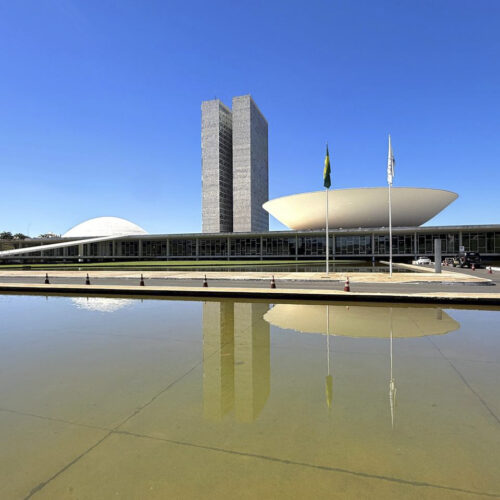 Possível votação da escala 6×1 no Senado acende alerta no setor produtivo
