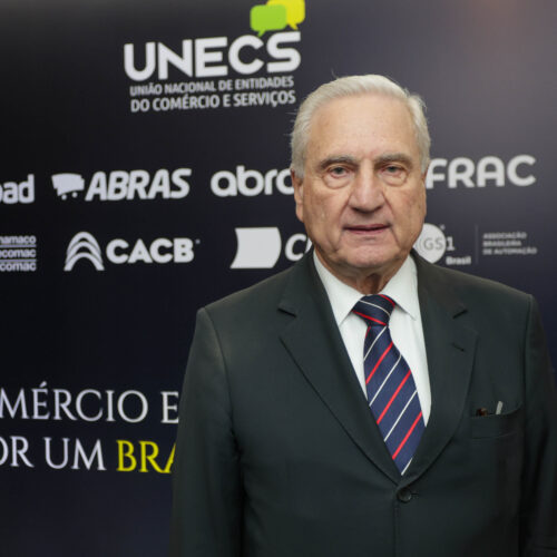 Aos presidenciáveis, CACB apresenta reivindicações do associativismo; veja fotos